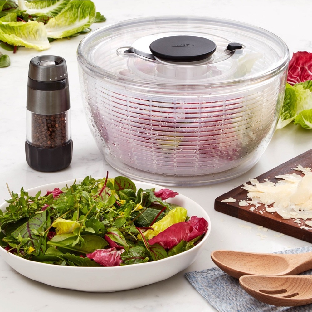 (Price Negotiable) OXO Large Clear Plastic Salad Spinner 🥗